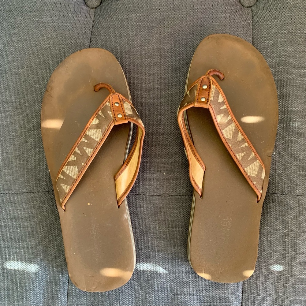 Micheal Kors thong sandals